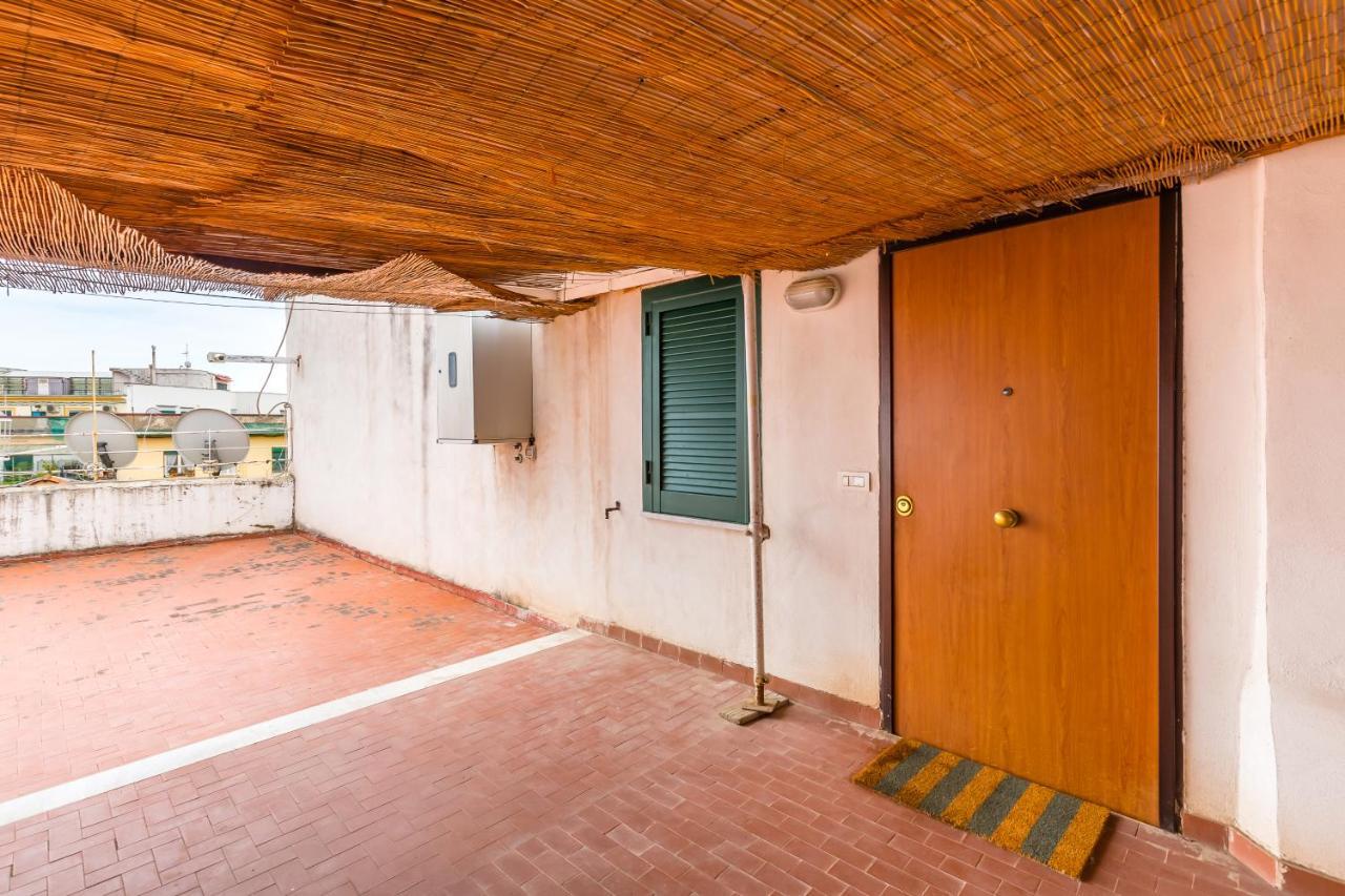 Apartamento Jude'S Roof At Chiaia Nápoles Exterior foto